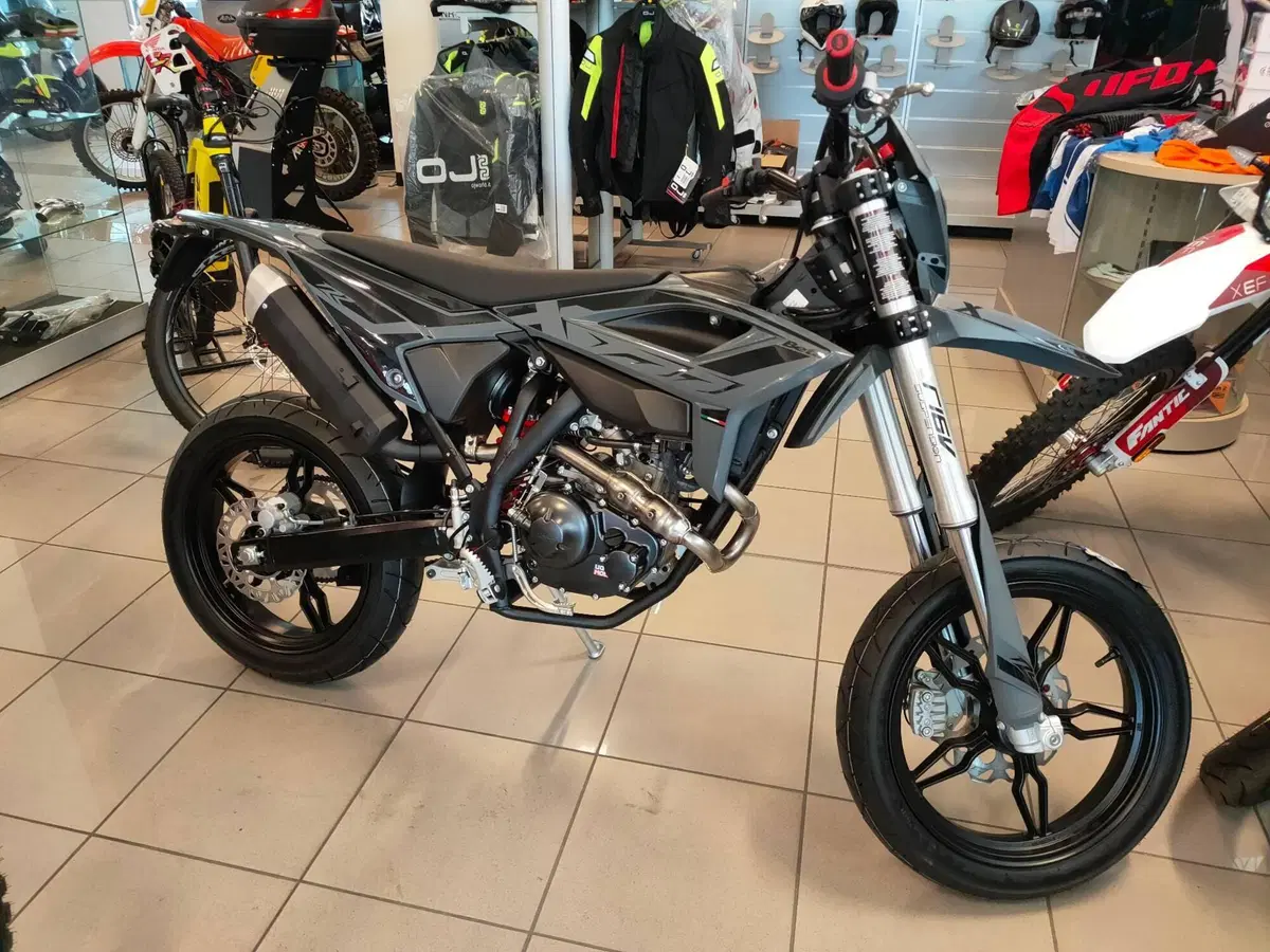 Betamotor RR 125 4T Motard T - X Special Edition (2025 - 26)