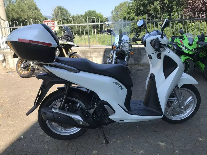 Honda SH 150i (2017 - 19) (3)
