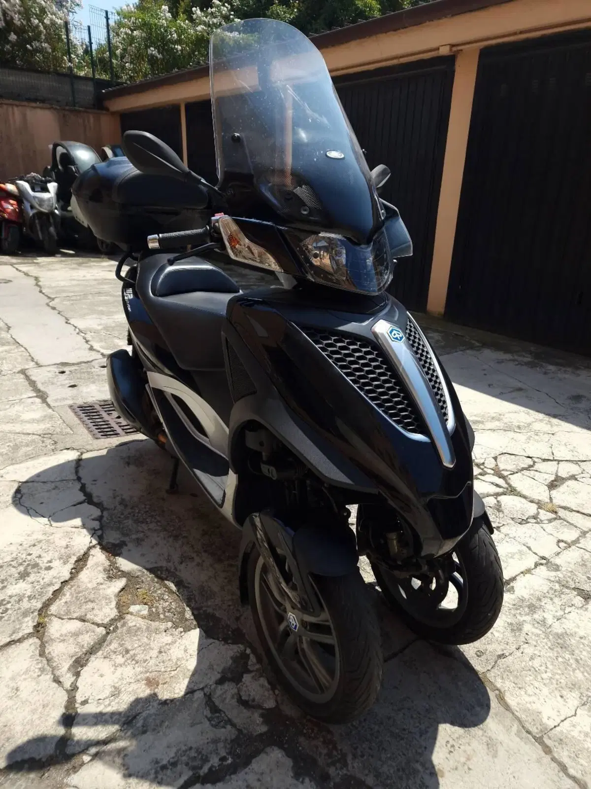 Piaggio Mp3 300 ie Yourban LT (2011 - 16) (2)