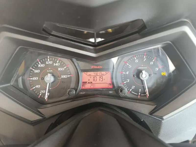 Yamaha T-Max 530 ABS (2015 - 17) (4)