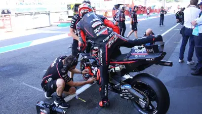 MotoGP 2025. GP d'Italia al Mugello. FP1: l'Aprilia di Marco Bezzecchi prima, ex aequo con Pedro Acosta, turno difficile per Pecco Bagnaia [RISULTATI e VIDEO]
