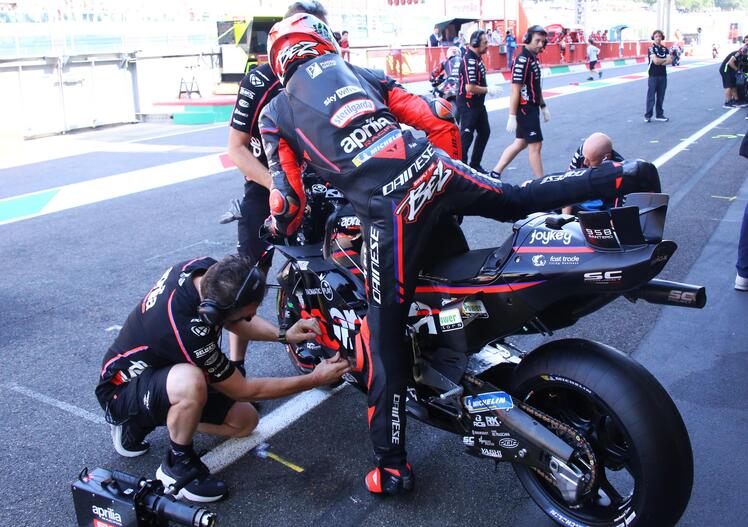 FP1: l'Aprilia di Bez prima, ex aequo con Acosta, turno difficile per Bagnaia [RISULTATI e VIDEO]