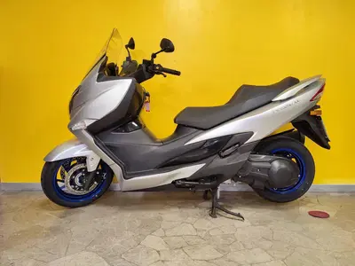 Suzuki Burgman 400 (2022 - 24) usata