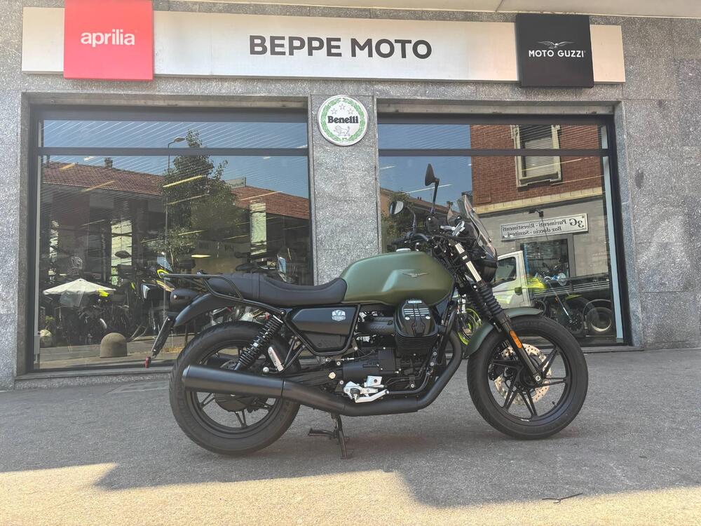 Moto Guzzi V7 Stone (2021 - 24)