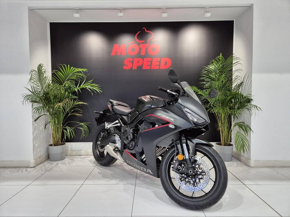 Honda CBR 650 R E-Clutch (2024 - 26) (2)