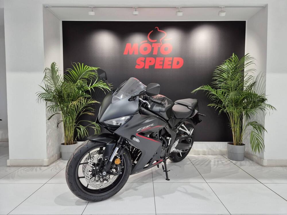 Honda CBR 650 R E-Clutch (2024 - 26) (4)