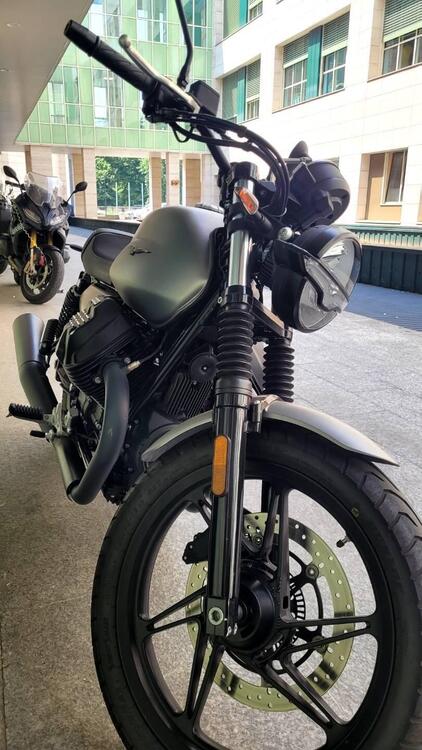 Moto Guzzi V7 850 Stone Special Abs (2021)