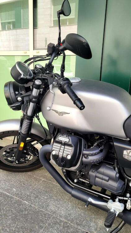 Moto Guzzi V7 850 Stone Special Abs (2021) (2)