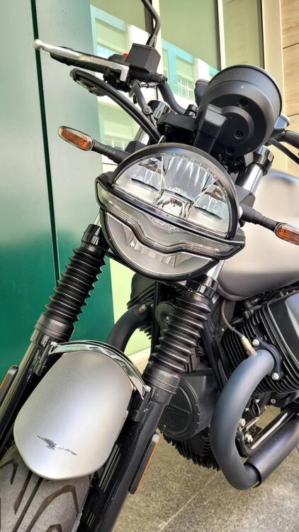 Moto Guzzi V7 850 Stone Special Abs (2021) (5)