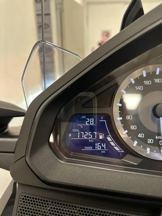 Honda GL 1800 Gold Wing Tour (2021 - 23) (3)