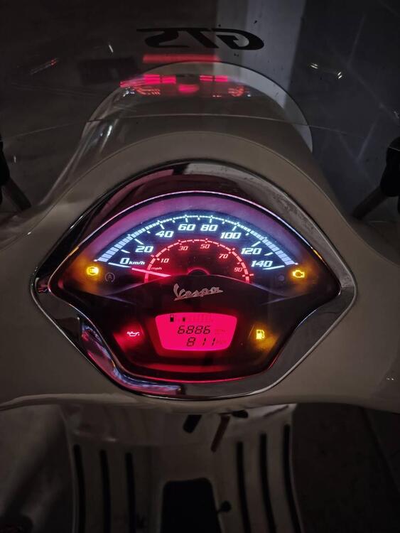 Vespa GTS 300 Super (2017 - 18) (3)
