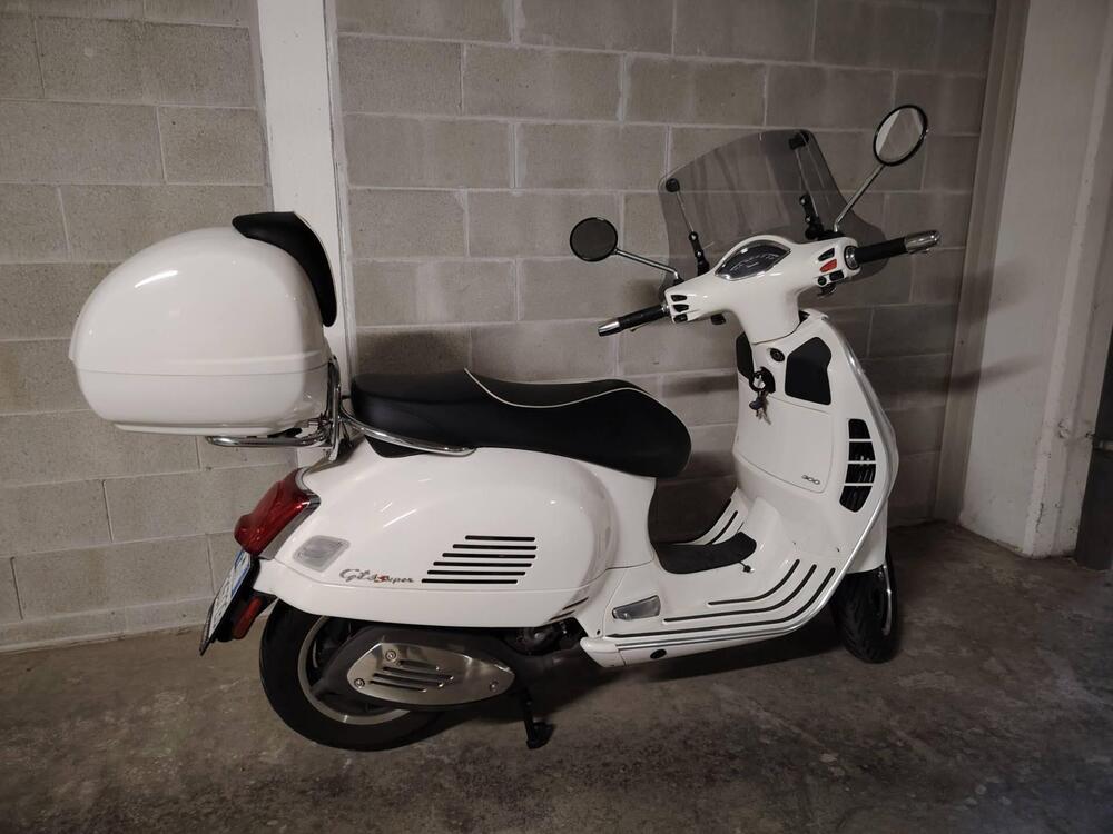 Vespa GTS 300 Super (2017 - 18) (2)