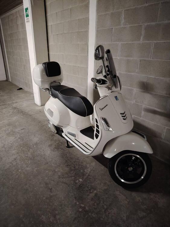 Vespa GTS 300 Super (2017 - 18) (4)