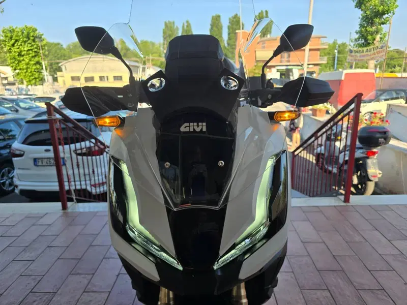 Honda ADV 350 (2022 - 24) (6)