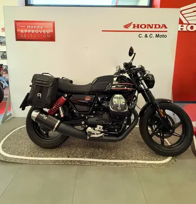 Moto Guzzi V7 Stone Special Edition (2022 - 25) usata