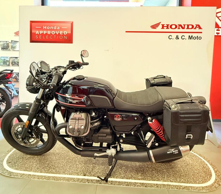 Moto Guzzi V7 Stone Special Edition (2022 - 25) (2)