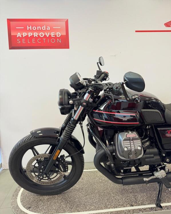 Moto Guzzi V7 Stone Special Edition (2022 - 25) (3)