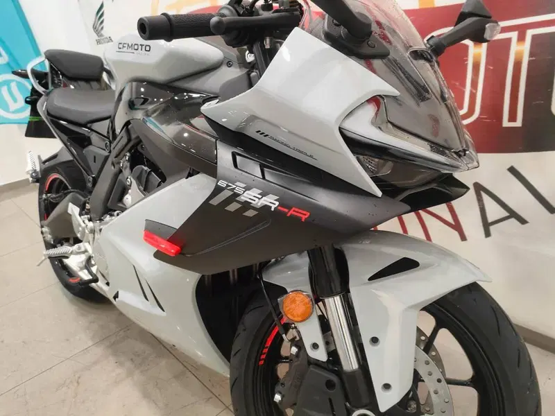 CFMOTO 675SR-R (2025 - 26) (4)