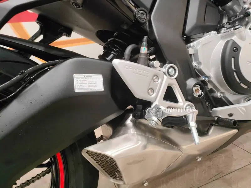 CFMOTO 675SR-R (2025 - 26) (9)