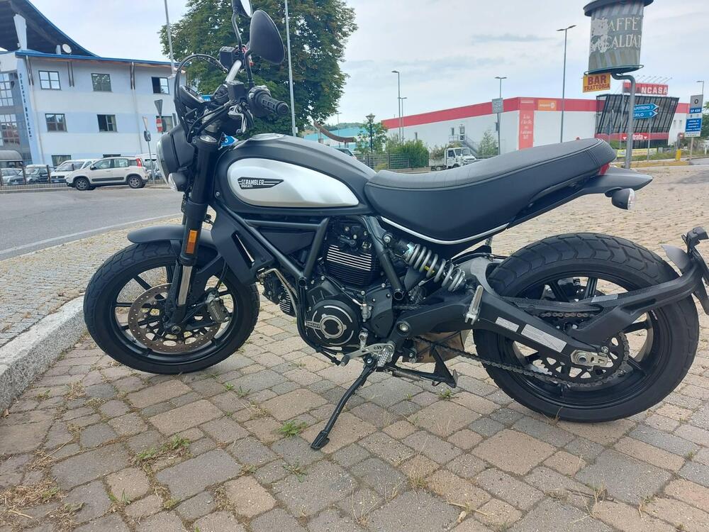 Ducati Scrambler 800 Icon Dark (2021 - 22) (2)