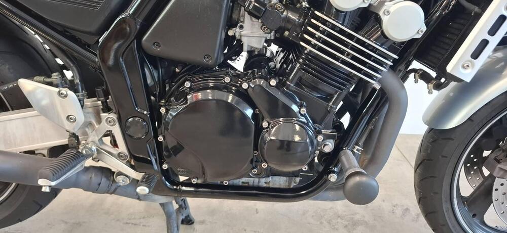 Yamaha FZS 600 Fazer (2002 - 03) (4)