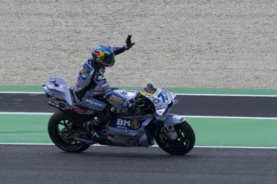 MotoGP 2025. GP d'Italia al Mugello. Alex Marquez: "Ne ho parlato con Pecco Bagnaia: Marc &egrave; un camaleonte, fa bene tutto"