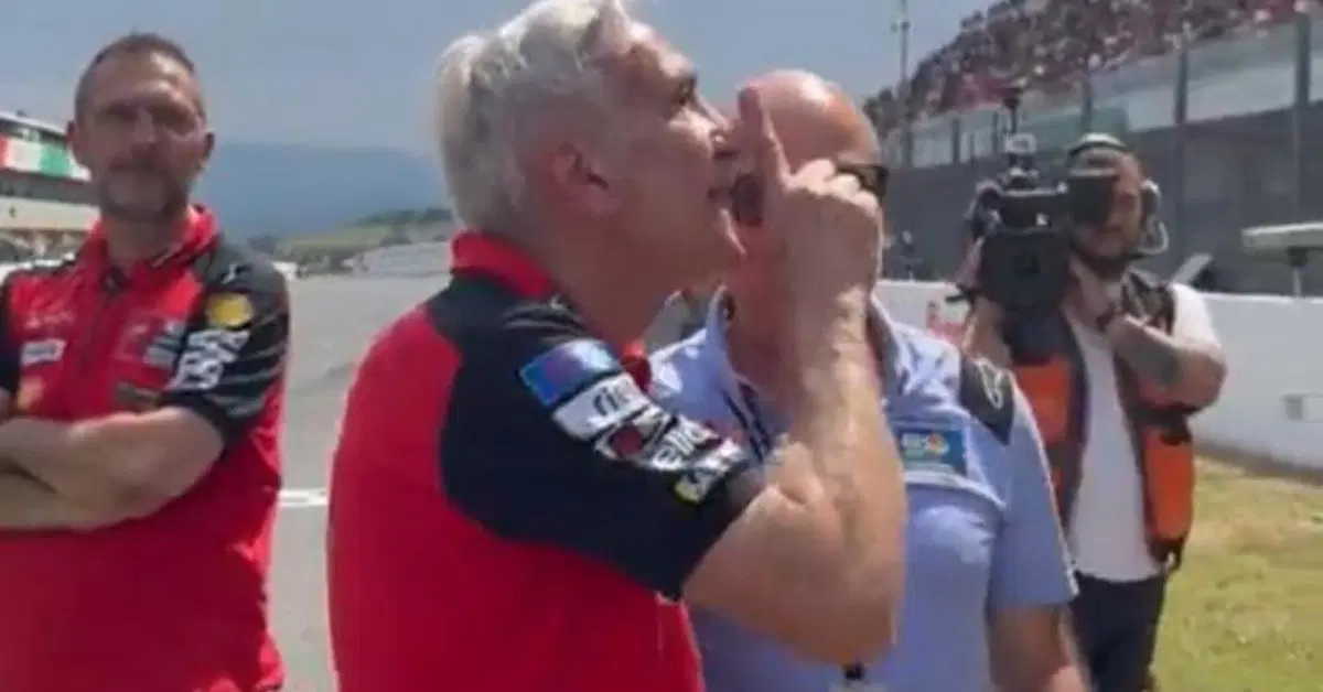 MotoGP 2025. GP d'Italia al Mugello. Davide Tardozzi zittisce i fischi a Marc Marquez: "&Egrave; rosso!" [VIDEO]