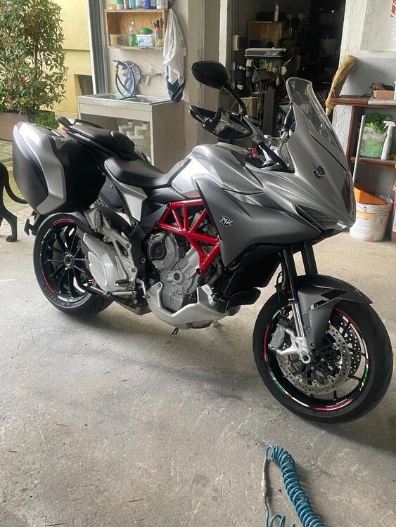 MV Agusta Turismo Veloce 800 (2014 - 16) (2)