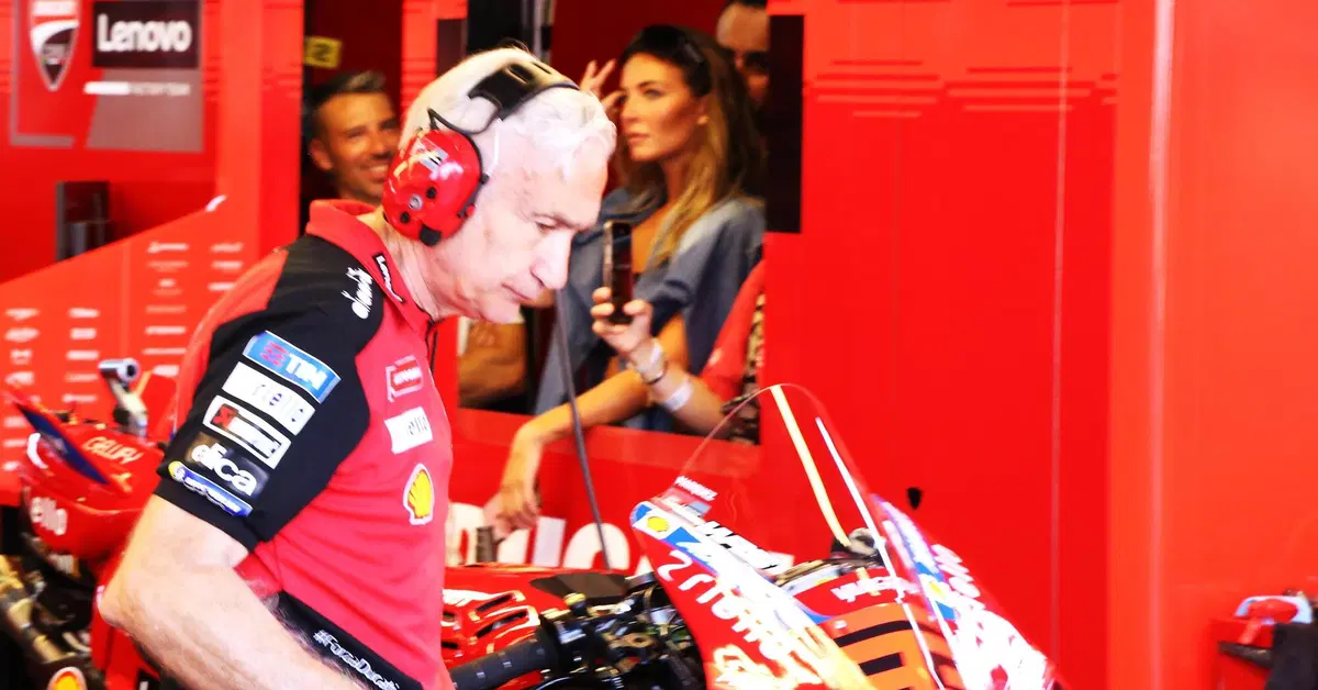 MotoGP 2025. GP d'Italia al Mugello. Davide Tardozzi torna sui fischi a Marquez: "Basta, sono cose legate a 10 anni fa! Vorrei che Marc e Valentino Rossi si stringessero la mano" [VIDEO]