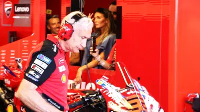 MotoGP 2025. GP d'Italia al Mugello. Davide Tardozzi torna sui fischi a Marquez: "Basta, sono cose legate a 10 anni fa! Vorrei che Marc e Valentino Rossi si stringessero la mano" [VIDEO]