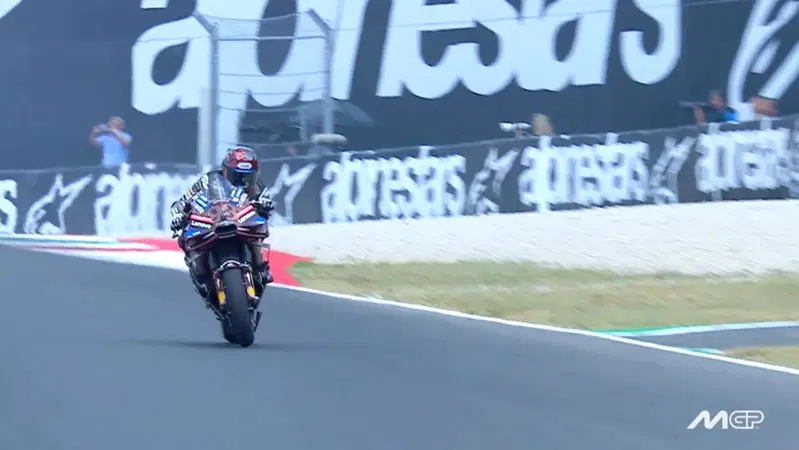 MotoGP 2025. GP d'Italia al Mugello. Bellissima battaglia tra i Marquez e Bagnaia (all'inizio), poi Marc va a vincere e Pecco scende dal podio [RISULTATI e VIDEO]