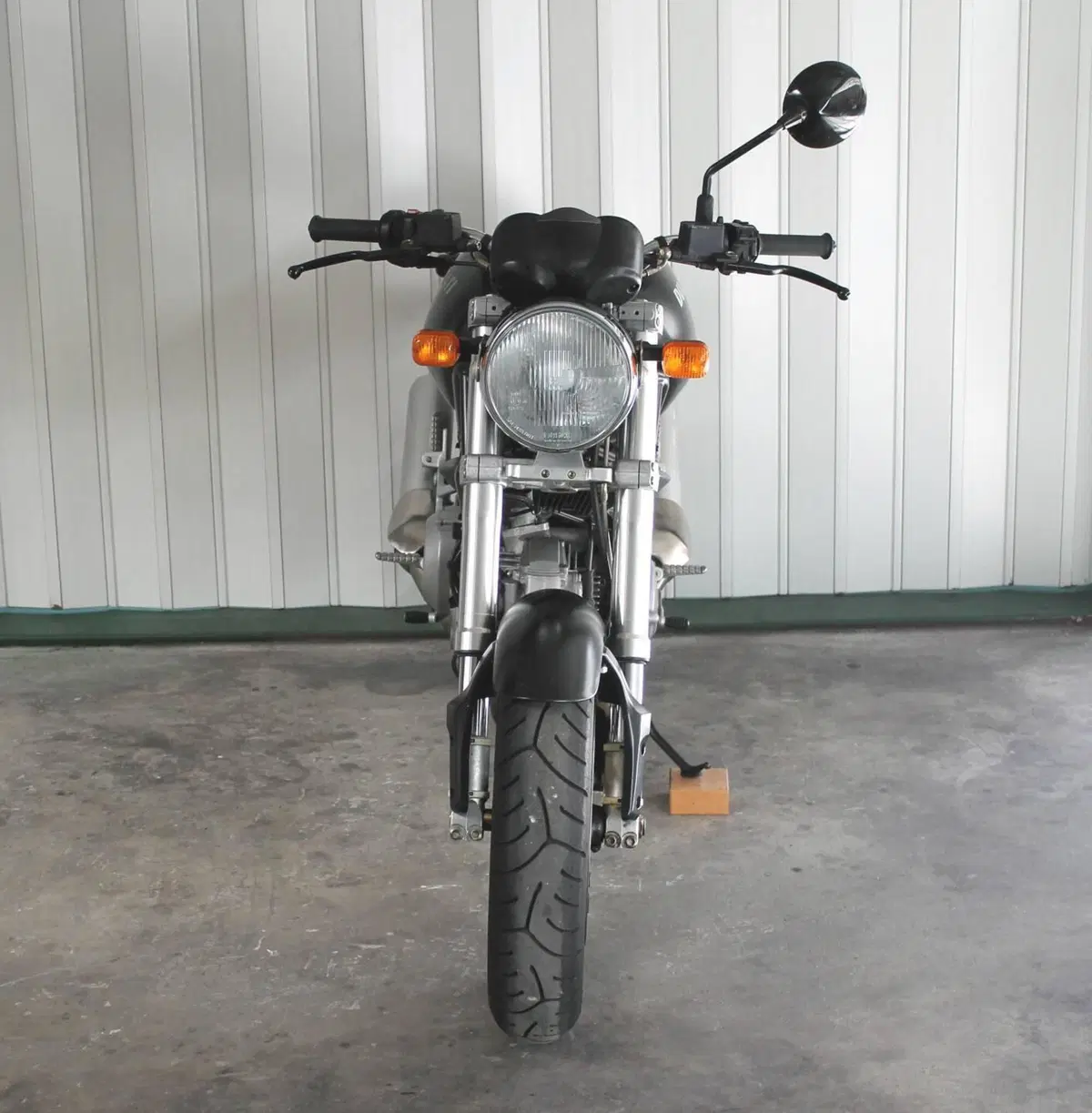 Ducati Monster 600 Dark (1998 - 01)