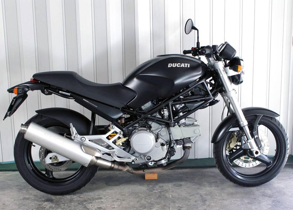 Ducati Monster 600 Dark (1998 - 01) (3)