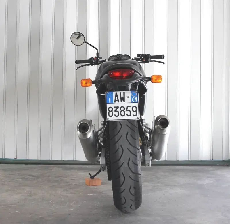 Ducati Monster 600 Dark (1998 - 01) (6)