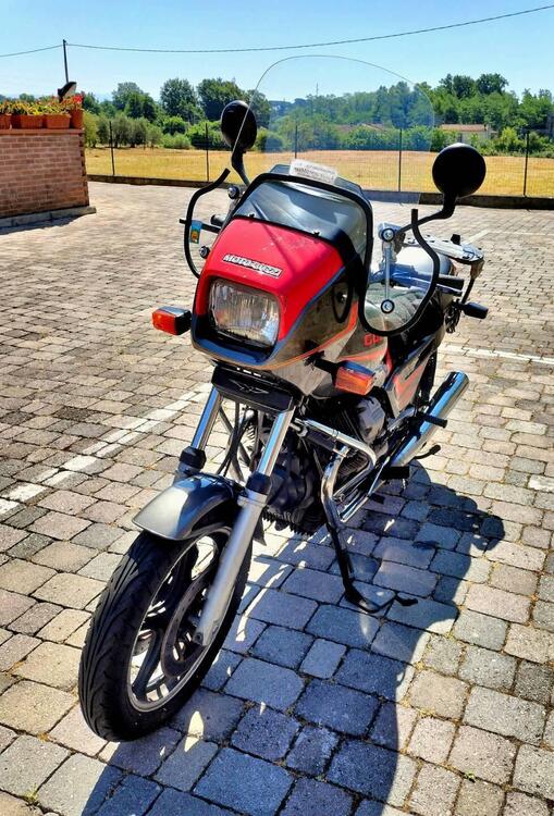 Moto Guzzi V35 III (3)