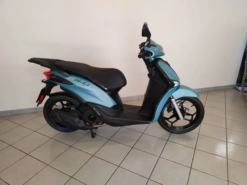 Piaggio Liberty 150 S (2025 - 26) (9)