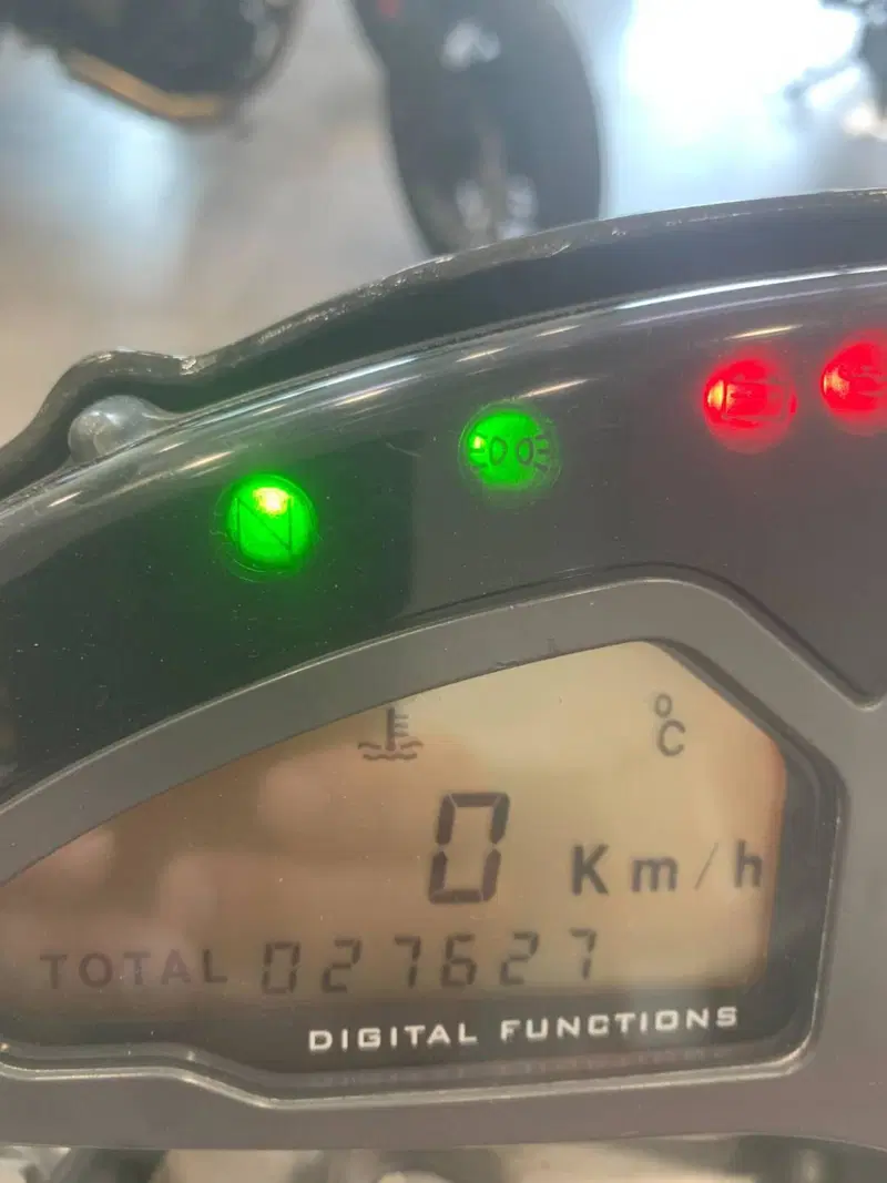 MV Agusta Brutale 750 S (2002 - 06) (10)