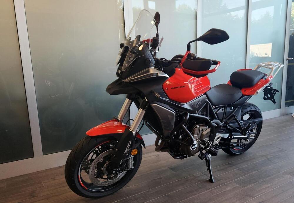 QJ Motor SRT 700 S (2025) (4)