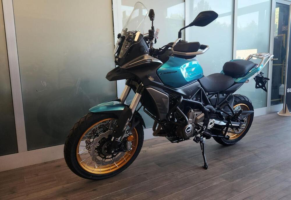 QJ Motor SRT 700 SX (2025) (4)