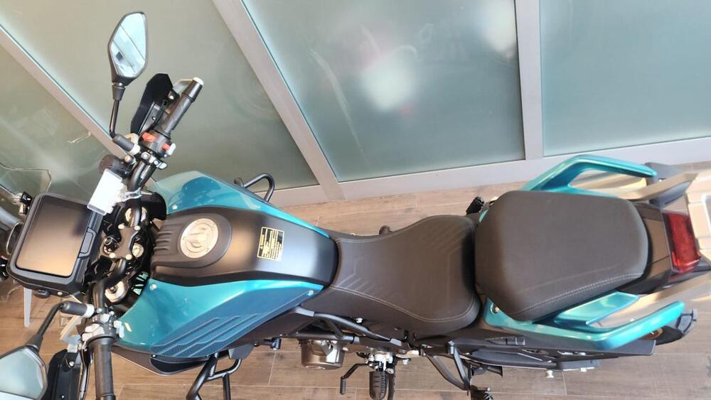 QJ Motor SRT 700 SX (2025) (5)