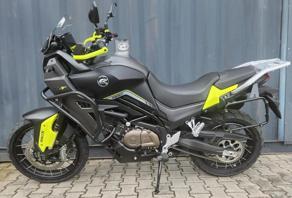 QJ Motor SVT 650 X (2024) (2)