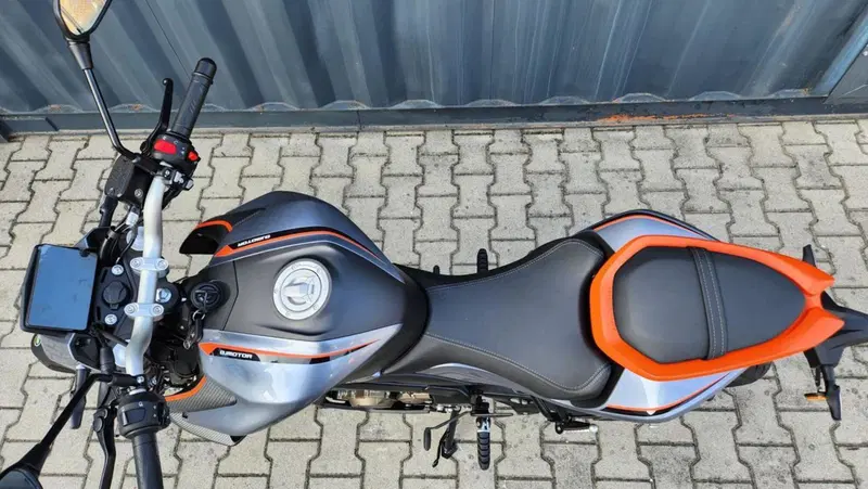 QJ Motor SRK 125 S (2025 - 26) (3)