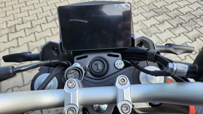 QJ Motor SRK 125 S (2025 - 26) (6)