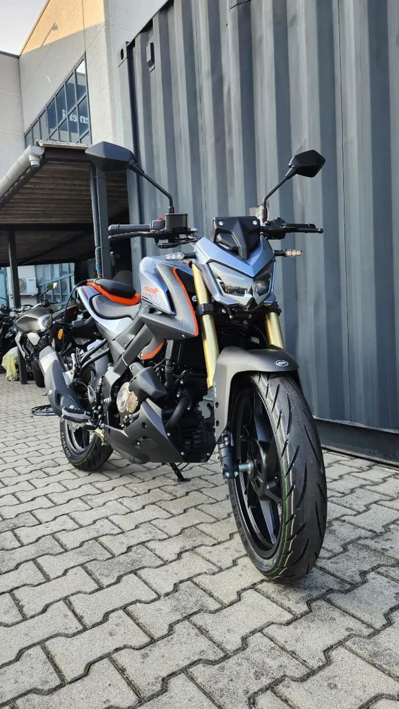 QJ Motor SRK 125 S (2025 - 26) (5)