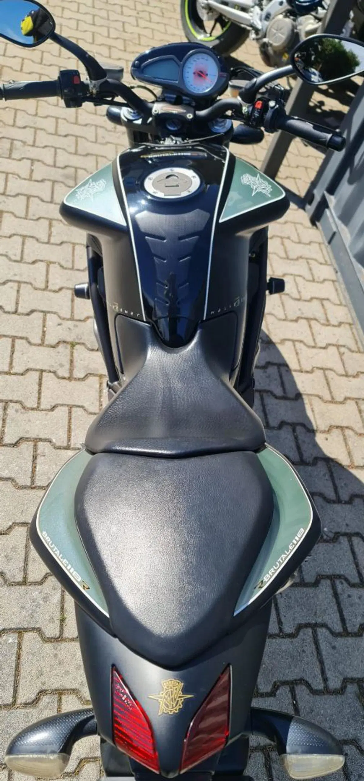MV Agusta Brutale 910 R (2006 - 11) (6)