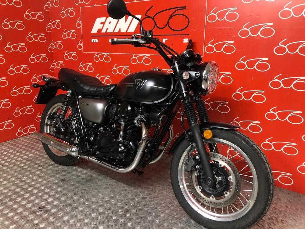 Kawasaki W 800 (2021 - 25) (2)