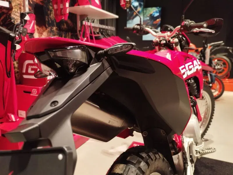 GASGAS ES 700 (2022 - 26) (5)