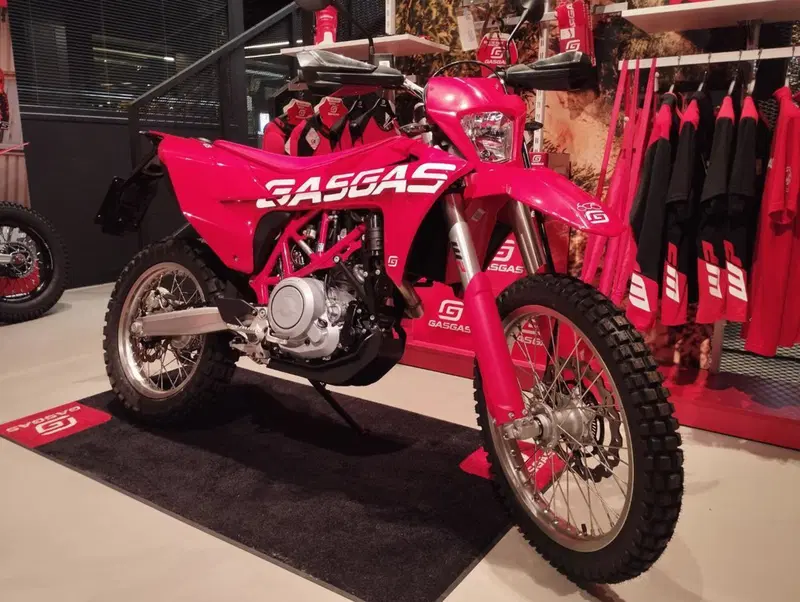 GASGAS ES 700 (2022 - 26) (2)