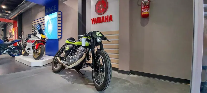 Yamaha SR 400 60th Anniversary (2013 - 16) (2)