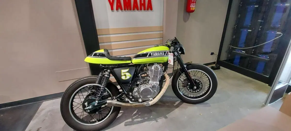 Yamaha SR 400 60th Anniversary (2013 - 16)